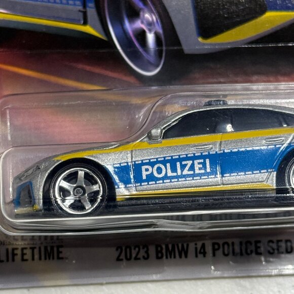 Matchbox 2025 BMW i4 Police Sedan 80/125 Diecast New - Picture 4 of 9